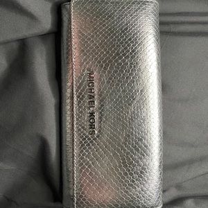 MICHAEL KORS LONG WALLET